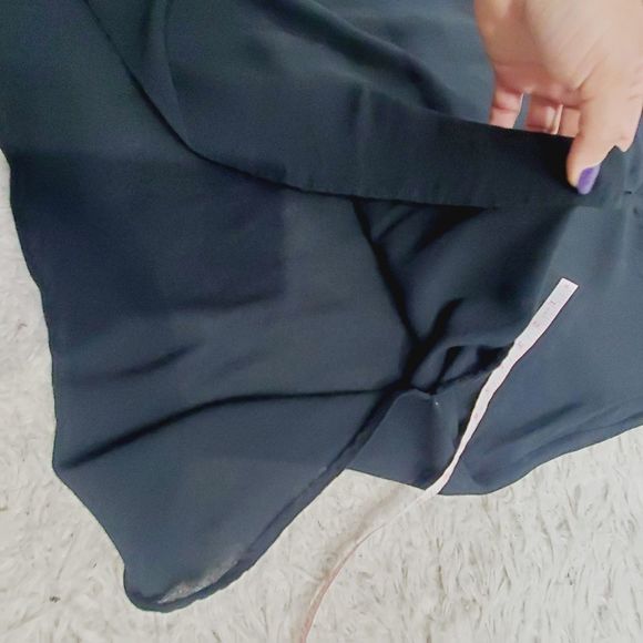 Vince  sheer  V neck Long sleeve  solid black silky blouse size  small - Picture 11 of 15